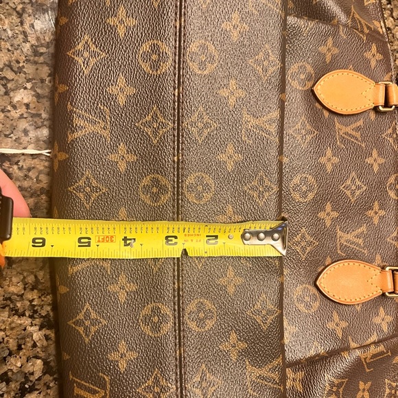 Louis Vuitton Turenne MM - Picture 12 of 16